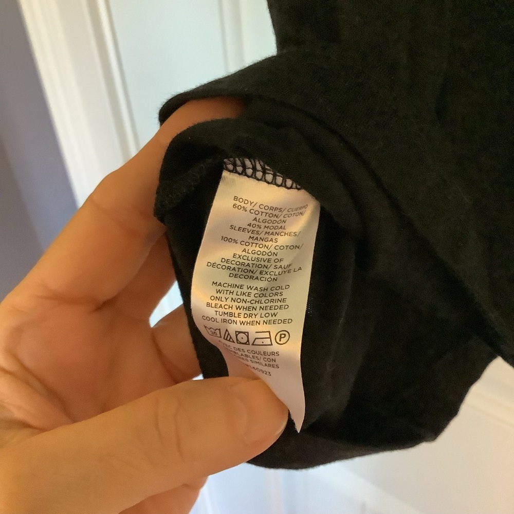 LOFT Black Blouse with White Accents - Picture 5 of 5
